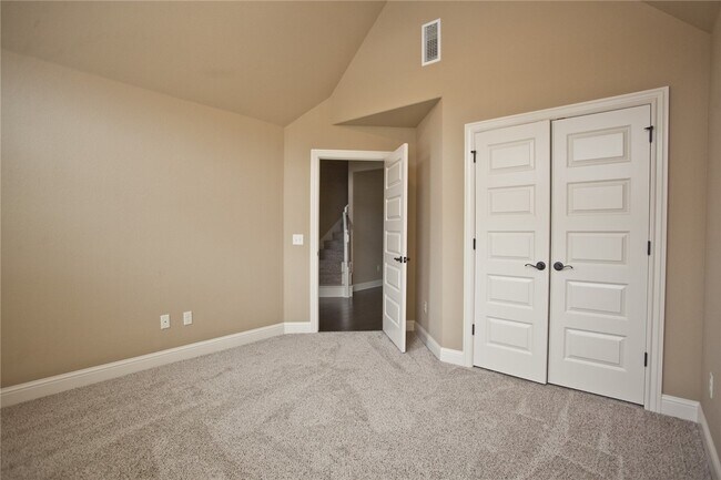 Building Photo - 3210 SW Stonepoint Ave