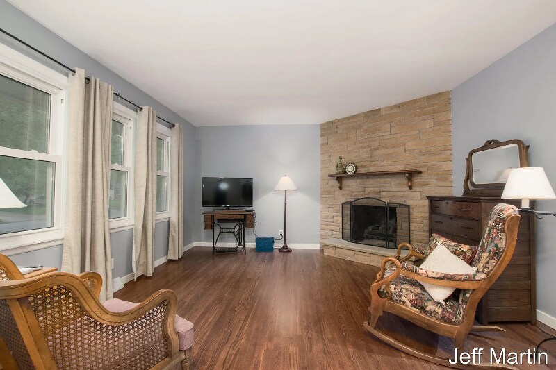 Building Photo - 544 Nordberg Ave NW