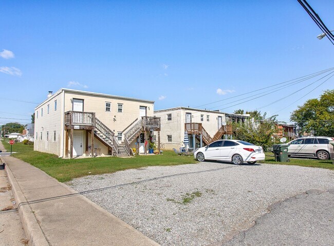 Building Photo - 1618 Maury St