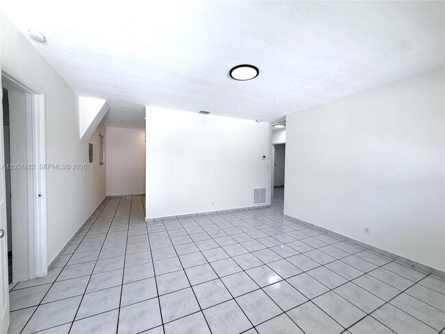 Building Photo - 16921 SW 94th Ave