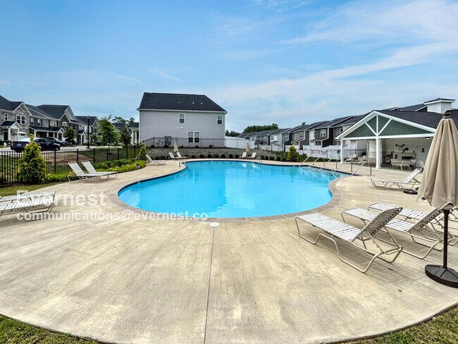 Building Photo - 3-Bed/ 2.5-Bath Townhouse/ Available Soon!