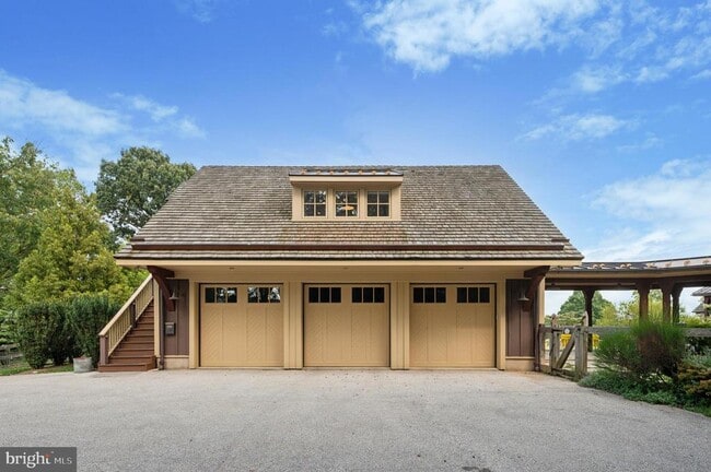 Building Photo - 1125 Ginkgo Ln