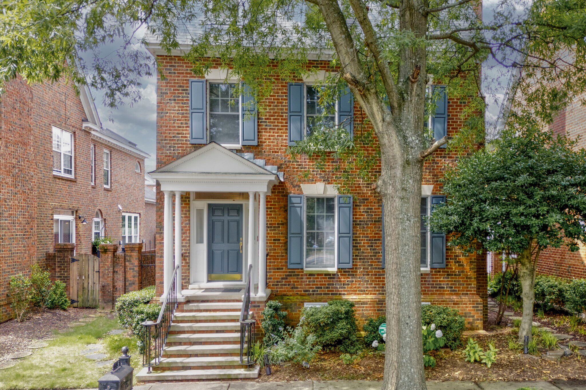 Building Photo - 325 Raleigh Ave