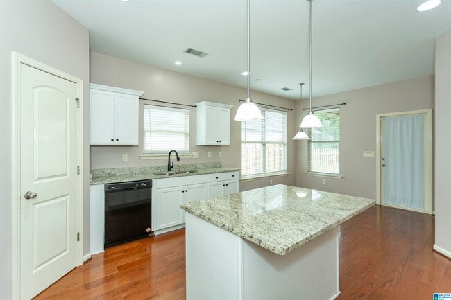 Building Photo - 4350 Sierra Dr