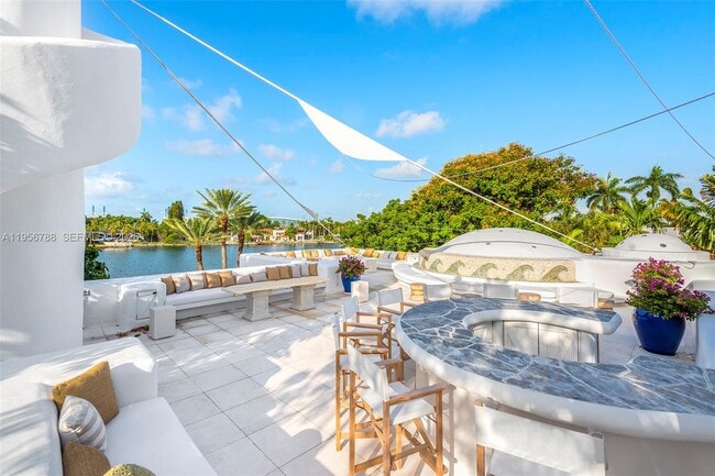 Building Photo - 24 S Hibiscus Dr