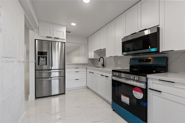 Building Photo - 9740 NW 10th St