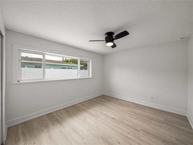 Building Photo - 6709 Cardinal Dr S