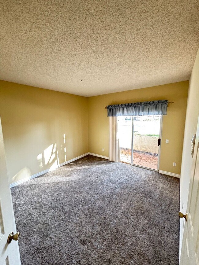 Building Photo - 2 BEDROOM IN 55+ COMMUNITY OF JESS RANCH