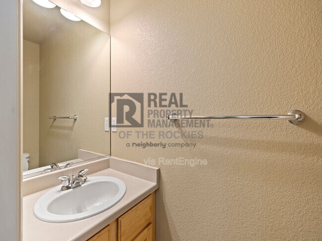 Building Photo - 509 Jansen Dr