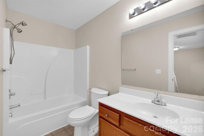 Building Photo - 163 Forest Ridge Rd