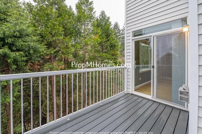 Building Photo - Spacious Three Bedroom Home on Bull Mountain - Gated Street!