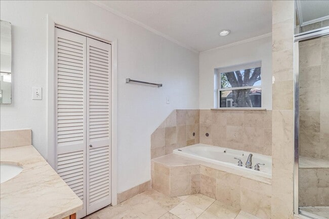 Building Photo - 5518 Sarazen Dr