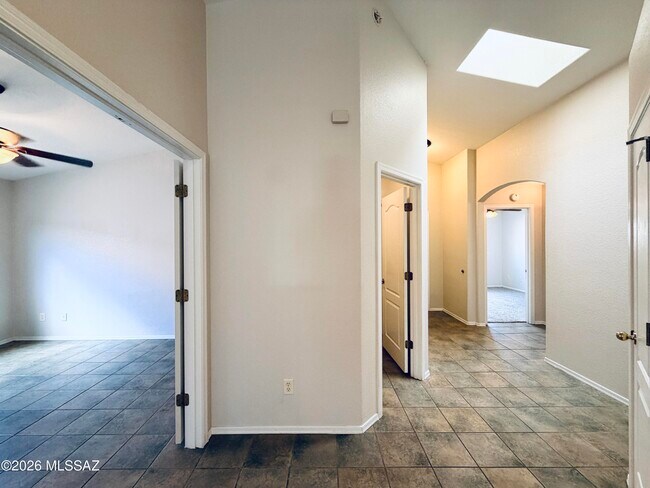 Building Photo - 2875 W Simplicity Dr