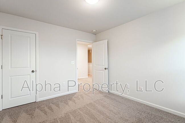 Building Photo - 17 Apricot Ln