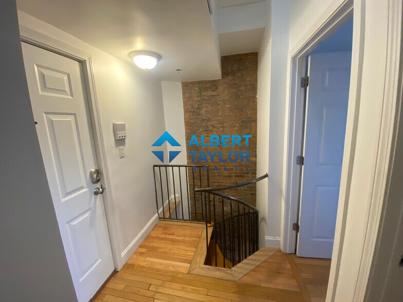 Building Photo - 243 Northampton St