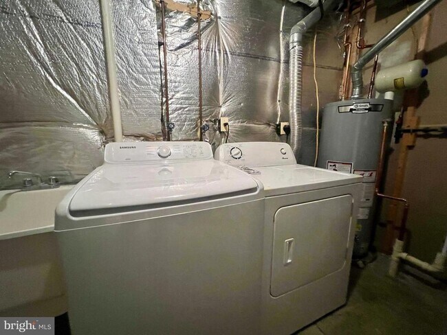 Building Photo - 6390 Wind Rider Way