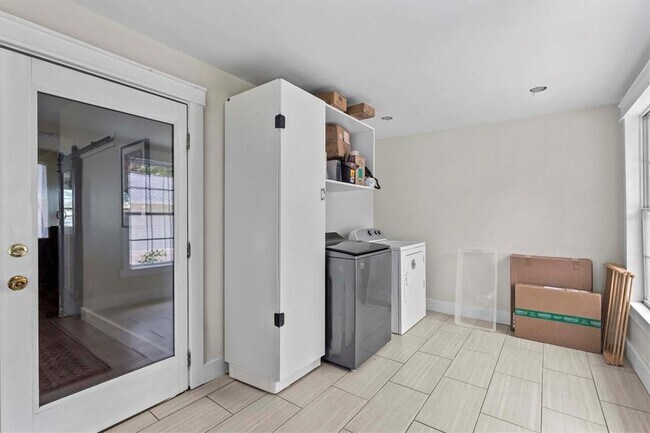 Building Photo - 309 Lebeau St