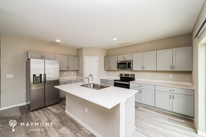 Building Photo - 12892 Tannencrest Dr