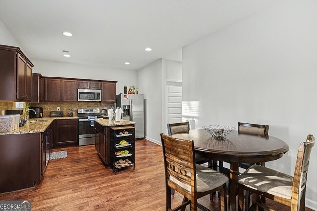 Building Photo - 1241 England Terrace