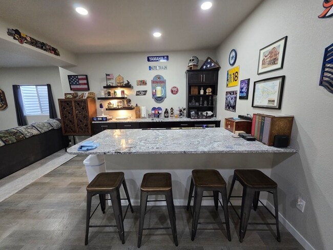 Building Photo - 5 Bed 4 Bath Home In Flying Horse North!!