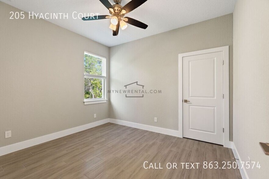 Building Photo - 205 Hyacinth Ct