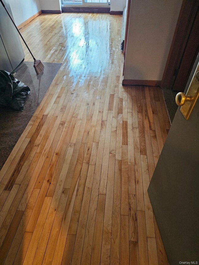 Building Photo - 43-22 Robinson St