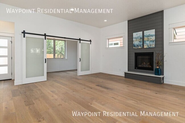 Building Photo - 2457 N Ashgrove Ln