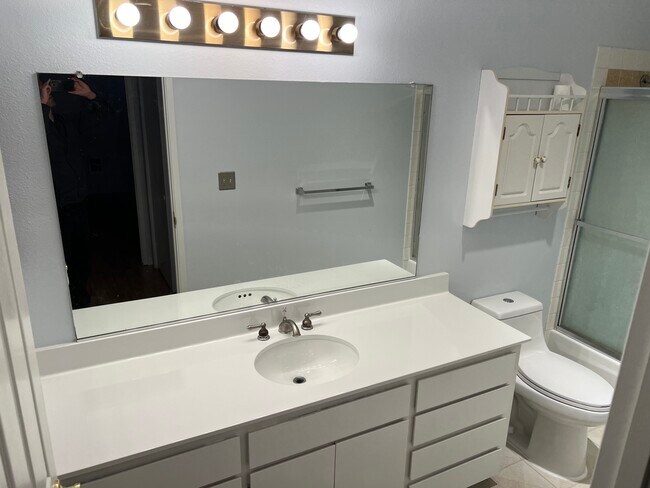 Building Photo - 1538 Alma Ter