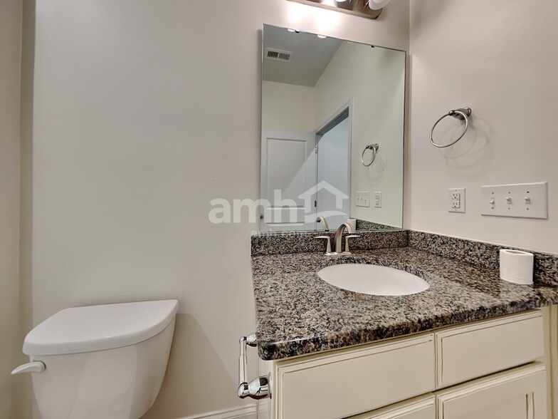 Building Photo - 5306 Dayan Dr