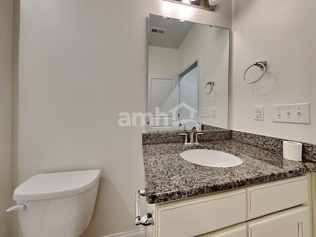 Building Photo - 5306 Dayan Dr