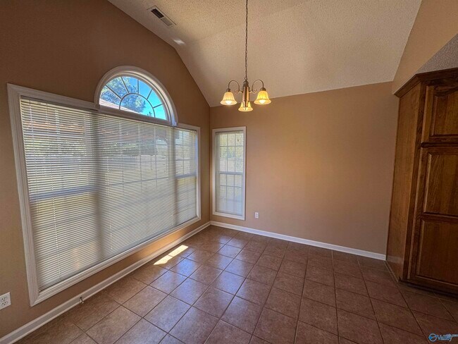 Building Photo - 114 Appleberry Ln