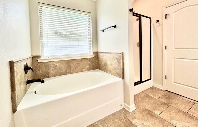 Building Photo - Move-In Ready 3 Bed, 2 Bath Home in Prairi...