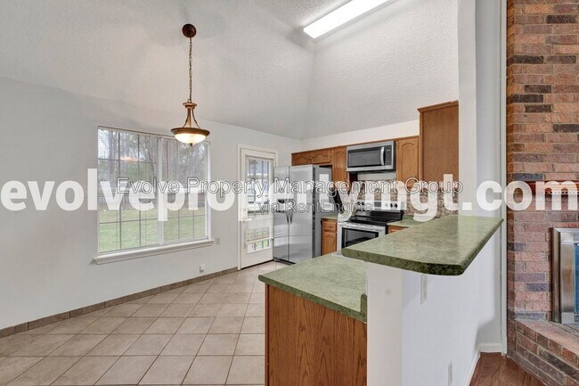 Building Photo - 3823 Twin Valley Cove
