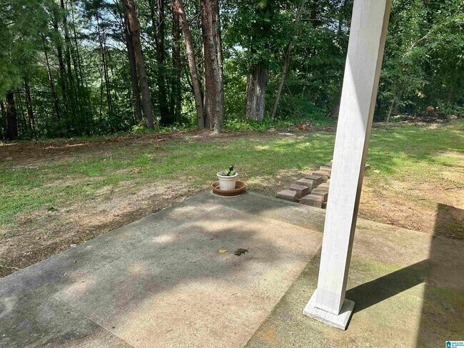 Building Photo - 560 Summit Cir