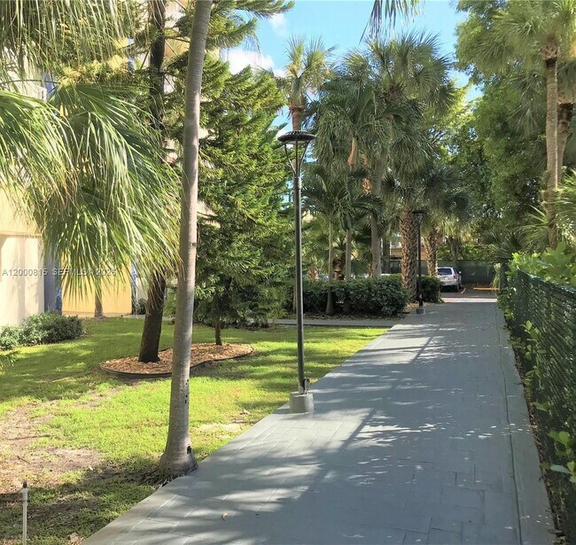 Building Photo - 4550 NW 9th St