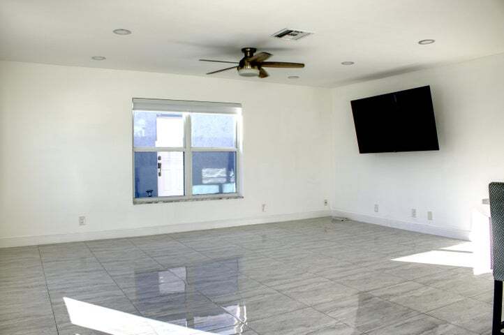 Building Photo - 517 NW 52nd St