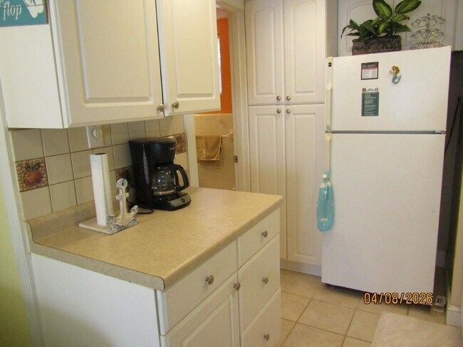 Building Photo - 2204 Perrin Dr