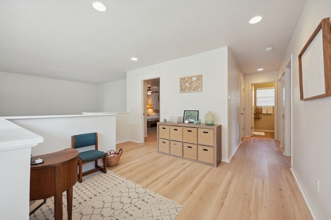 Building Photo - Spacious 3-Bedroom Home in Tumwater – Styl...