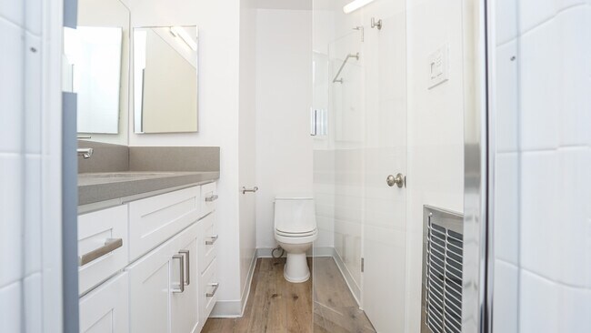 Building Photo - 16721 Sherman Way