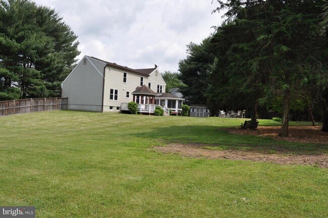 Building Photo - 14616 Falling Leaf Way