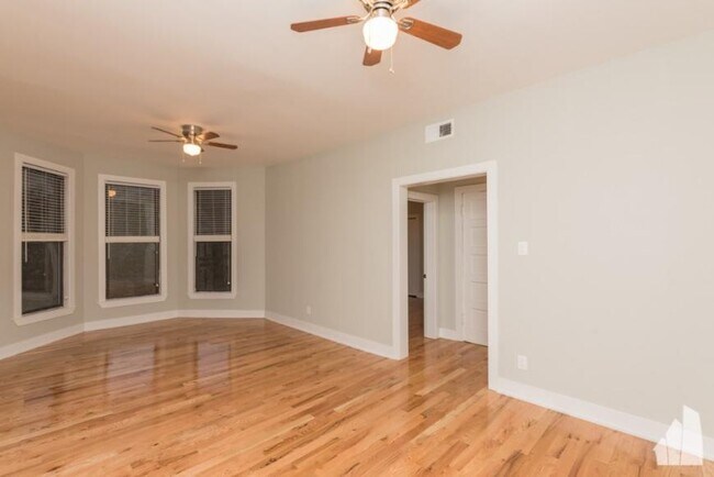 Primary Photo - 3 bedroom in Chicago IL 60613
