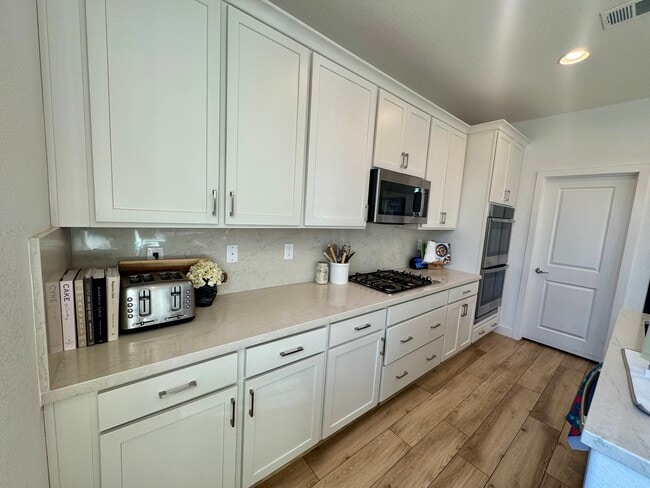 Building Photo - 8804 Trotternish Rdg