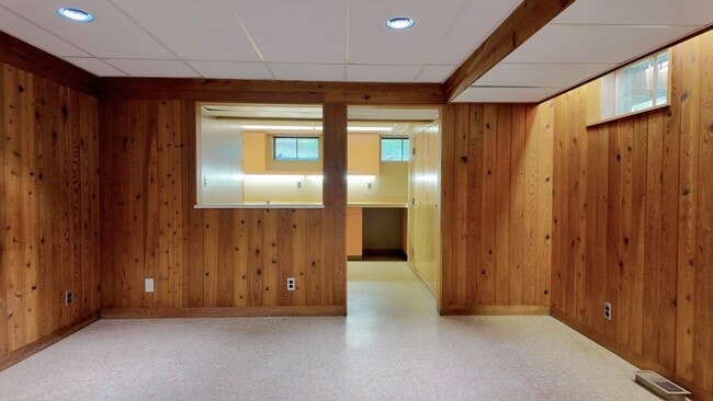 Building Photo - 14 Overlook Dr