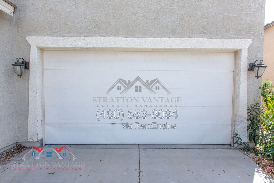 Building Photo - 21113 E Stonecrest Dr