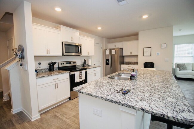 Building Photo - Gorgeous 4 Bedroom, 2 Bath Home in Bowden ...