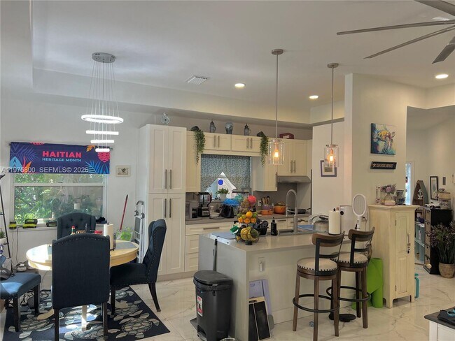 Building Photo - 8320 SW 12th St