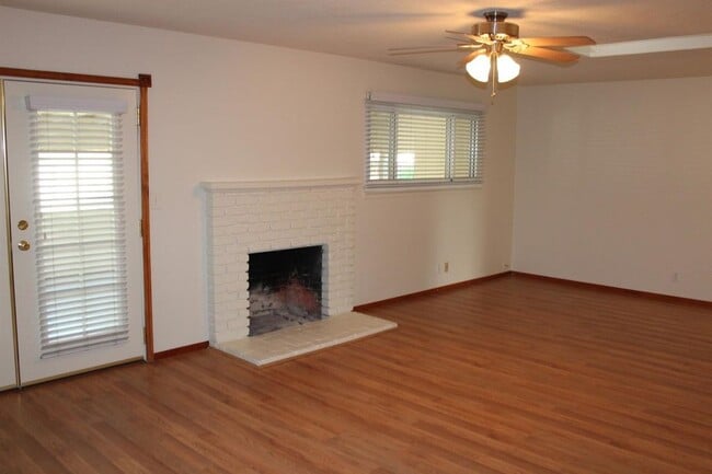 Building Photo - 4344 N 9th St