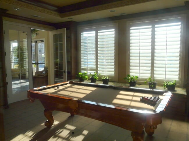 Building Photo - Beautiful, Must See 3 Bed, 2.5 Bath Town H...