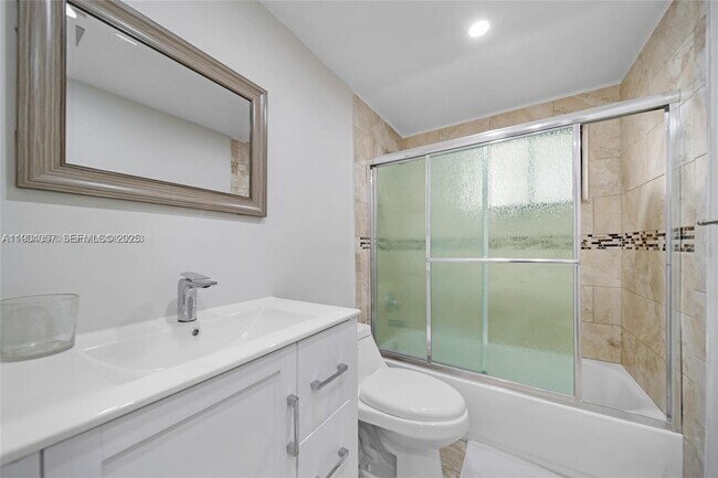 Building Photo - 8005 SW 107th Ave