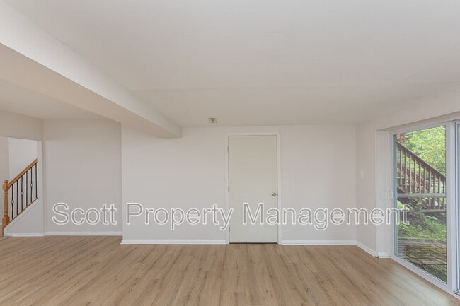 Building Photo - 113 Bourbon Ct